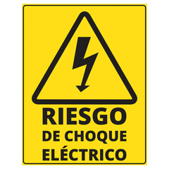 Cartel de peligro electricidad en color negro y amarillo sobre fondo blanco aislado. Vista de frente y de cerca. Copy space