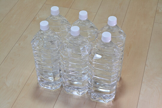 備蓄用ミネラルウオーター ペットボトル2L 6本