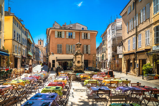 Fototapeta Aix En Provence scenic colorful restaurant street view