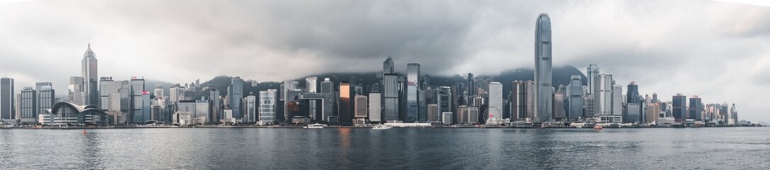 Naklejka premium Panoramic view of Hong Kong skyline 