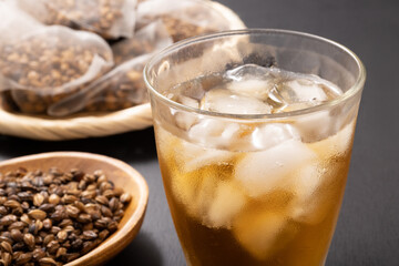 麦茶（六条大麦）