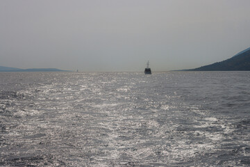 Wakacyjny rejs po wodach Adriatyku, u wybrzeży słonecznej Chorwacji © Marcin