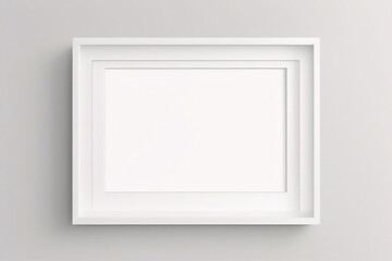Fototapeta premium Imagen mínima de marco cuadrado blanco vacío simulada colgada sobre fondo de pared blanca con luz y sombra de ventana. aislar imagen