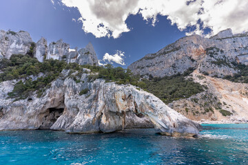 sea and mountains