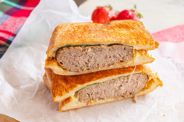 照り焼きハンバーグホットサンド