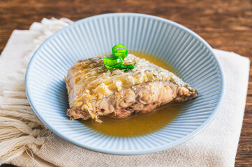 鯉の味噌煮込み