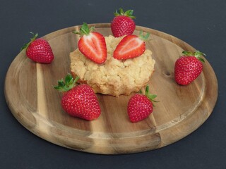 Streuselkuchen mit Erdbeeren