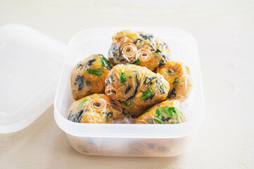 保存容器に入れた味噌玉