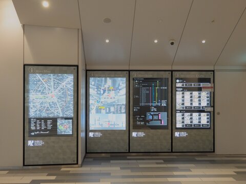 渋谷駅の地下通路。案内パネル。エリアマップ。