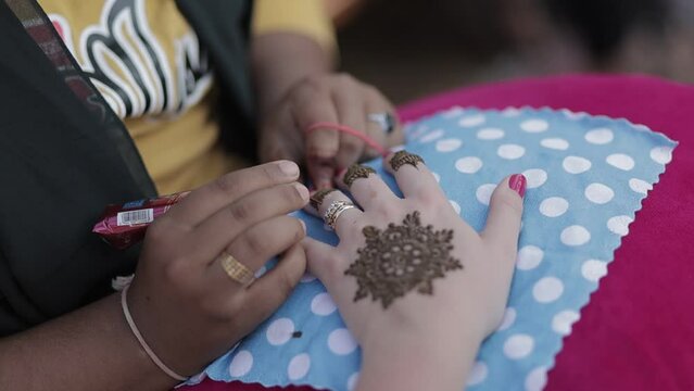 mehandi closeup shot henna 