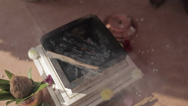indian wedding ritual fera and hawan