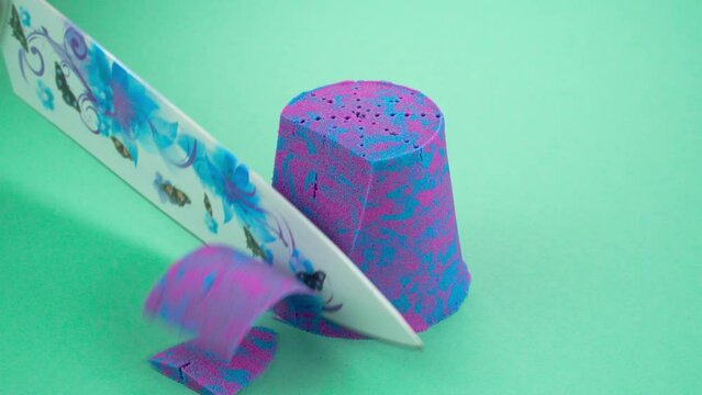 Very Satisfying and Relaxing Kinetic Sand ASMR video.