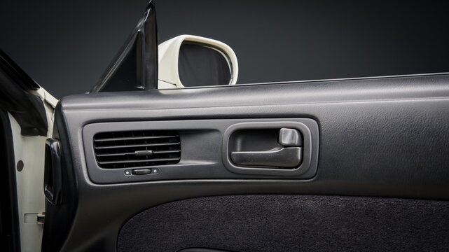 Drivers door arm rest