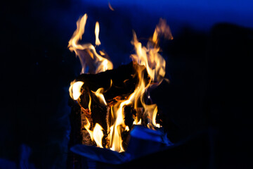焚き火の炎