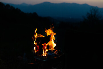 キャンプの焚き火