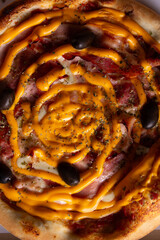 Comida de pizzería y roticería deliciosa y colorida: pizzas, empanadas, dark food, canastitas,...