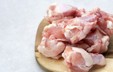 Fresh raw chicken wings (wingstick)