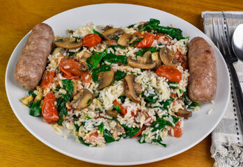 rice with spinach, tomatoes and mushrooms