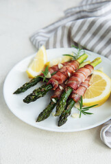 Asparagus baked with bacon