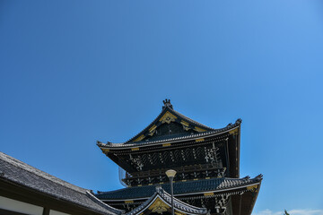 青空の春の京都　東本願寺