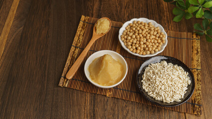 大豆と味噌と米こうじ｜日本の西京味噌・白味噌　イメージ