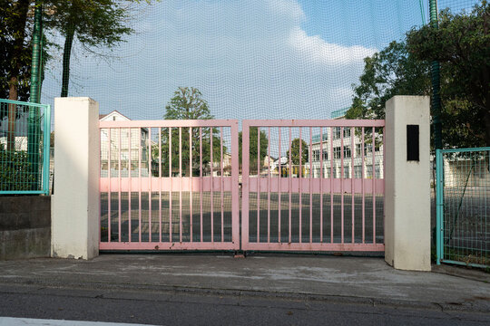 学校の門、校門、