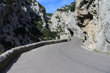 Schmale Stra&szlig;e im Gorges de Galamus	