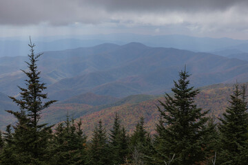 Obraz premium Great Smoky Mountains with low clouds
