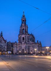 Fototapeta premium Kathedrale Sanctissimae Trinitatis,Dresden Germany.Night landscape and view of the cathedral in the old town of Dresden