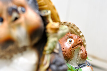 信楽焼の狸（たぬきの置物）