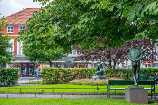 Parque en el centro urbano de la ciudad de Bergen.
