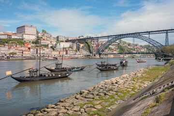 Picturesque view of the Don Luis I bridge in Porto during daylight