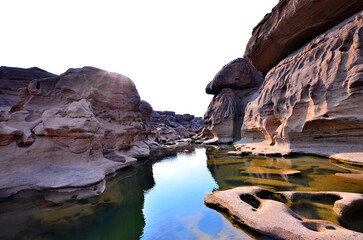 ทะเลสาป, ลำธาร, หน้าผา,โขคหิน