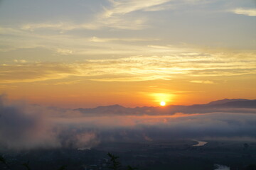 พระอาทิตย์ขึ้น