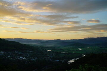 พระอาทิตย์ขึ้น