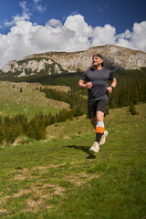 Trail runner man in a race - 808263908
