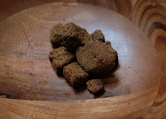 whole grain dried creutons in a wood bowl