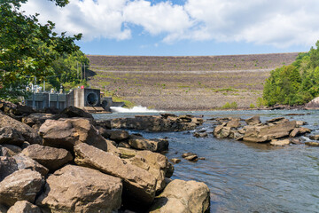Summersville Dam, rock-fill dam on the Gauley River, south of Summersville, West Virginia....