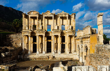 Naklejka premium Facade of Celsus library in Ephesus ancient city, Selcuk, Izmir Province, Turkey
