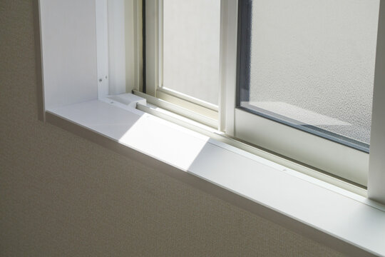 引き違い窓　日当り