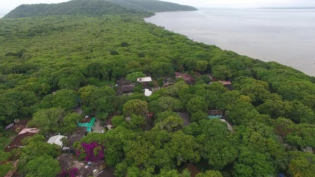 Aerial view of Pe&ccedil;as Island, Paranagu&aacute; Bay - Guaraque&ccedil;aba, Paran&aacute;, Brazil