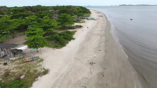 Ilha das Pe&ccedil;as, Ba&iacute;a de Paranagu&aacute;, Paran&aacute;, Brazil