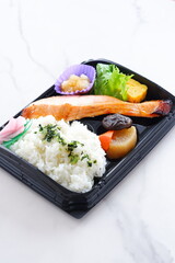 鮭の西京焼きのお弁当
