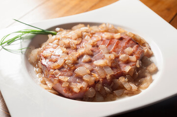 tuna fish with onion