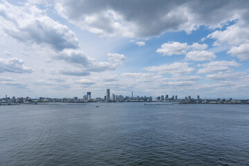 横浜ベイブリッジから見る横浜港