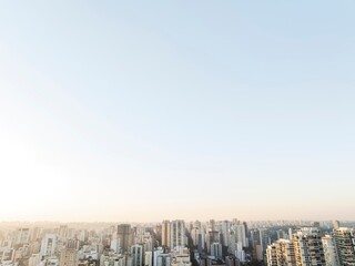 Fototapeta premium Fotos aéreas da região do Brooklin em São Paulo. Zona Sul, ao amanhecer, e também o skyline dos prédios mais modernos.