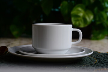 O café é uma bebida produzida a partir dos grãos torrados do fruto do cafeeiro. É servido...
