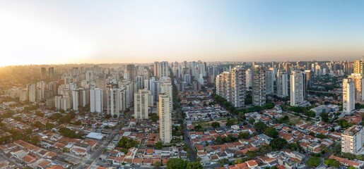 Fotos aéreas da região do Brooklin em São Paulo. Zona Sul, ao amanhecer, e também o skyline dos...