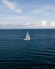 Obraz premium sailboat on the sea