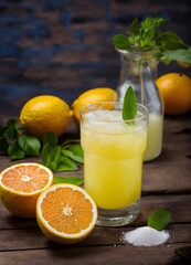 glass of lemonade with lemon